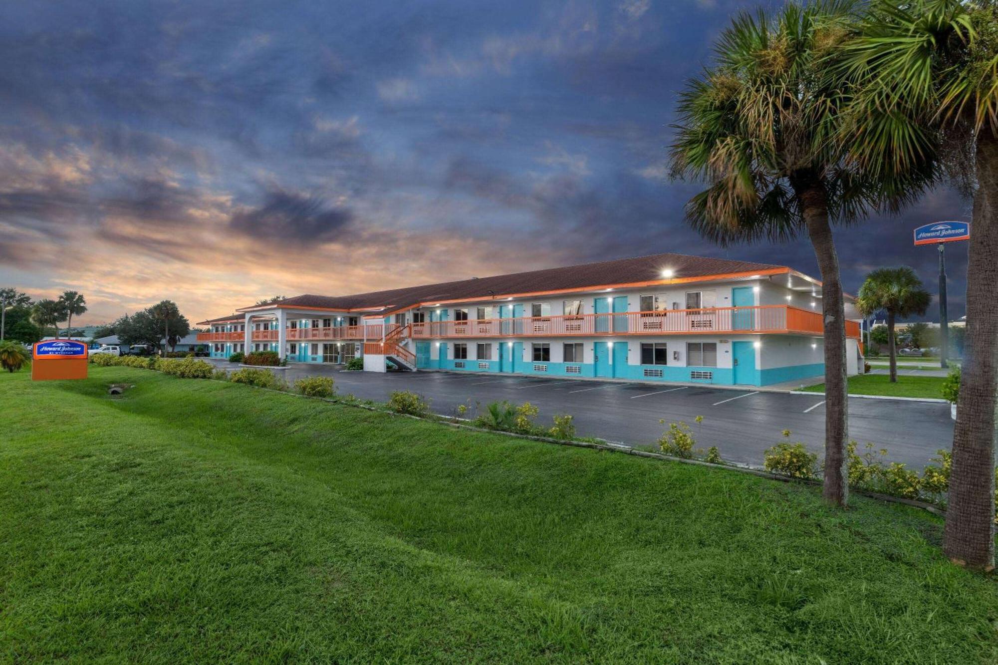 Howard Johnson By Wyndham Vero Beach/I-95 Exteriör bild