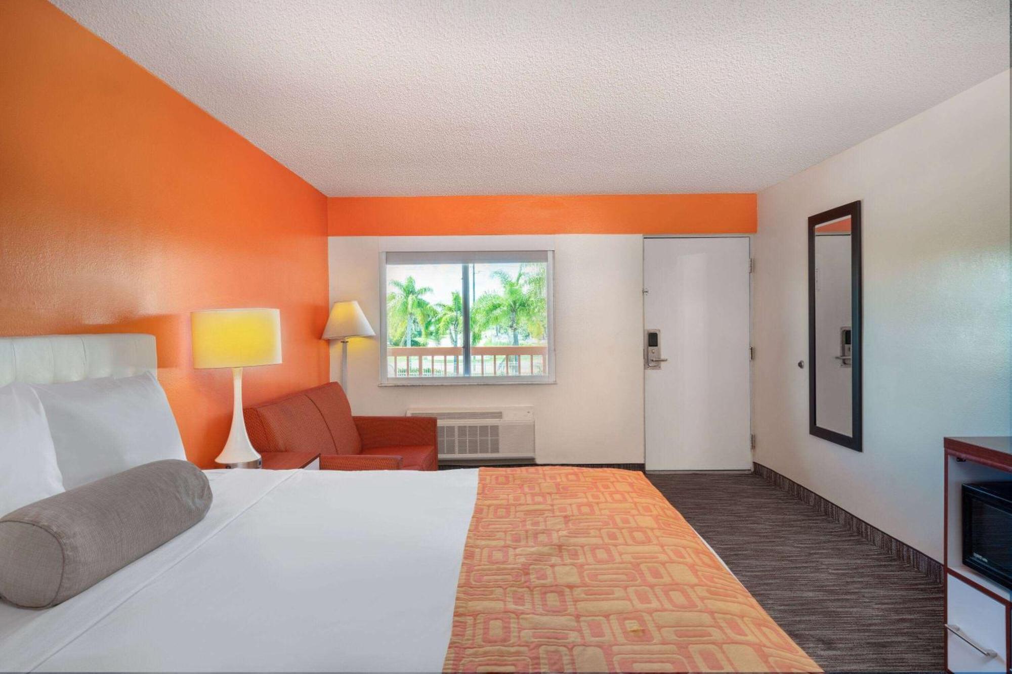 Howard Johnson By Wyndham Vero Beach/I-95 Exteriör bild